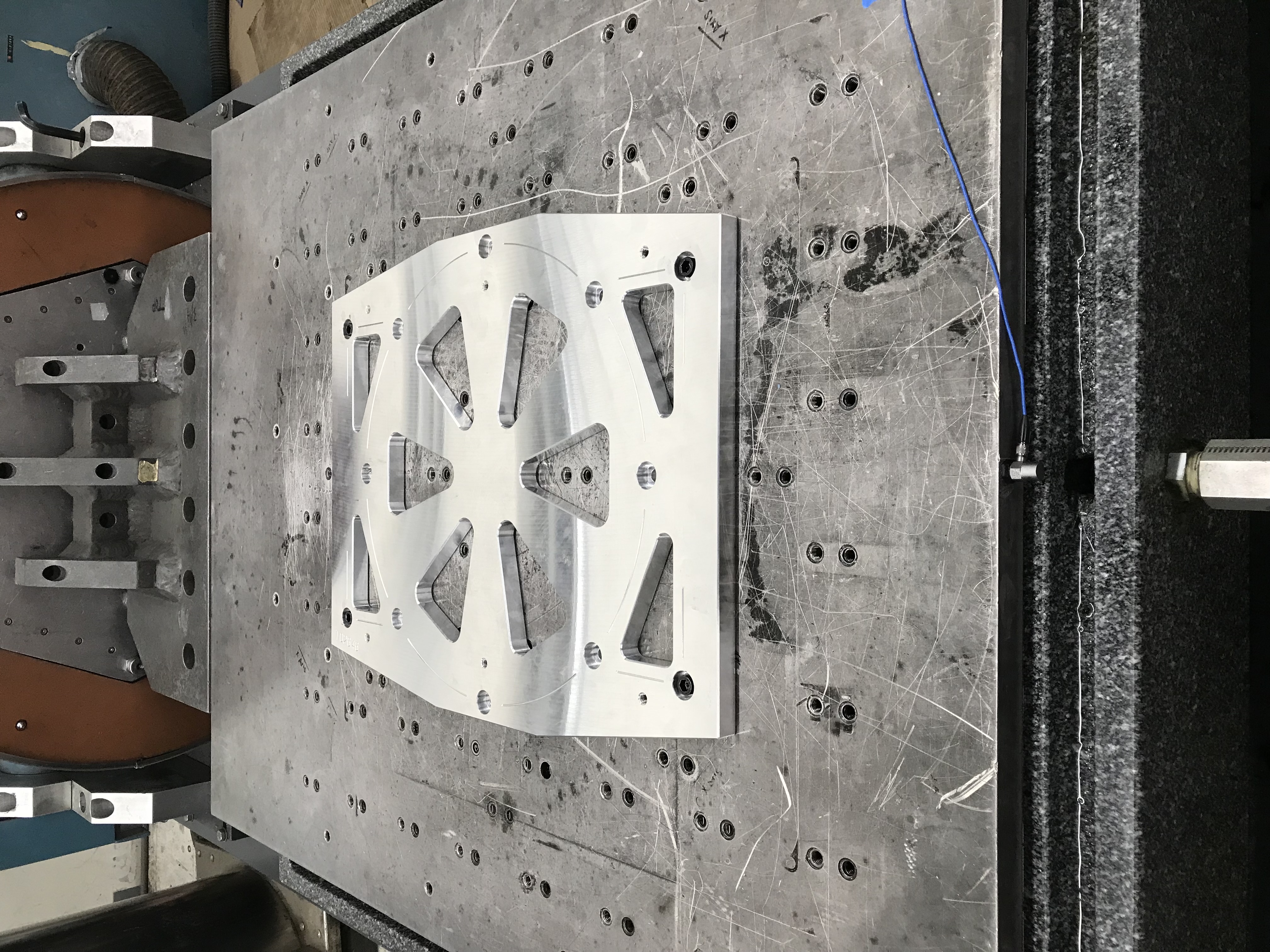 Adapter plate table